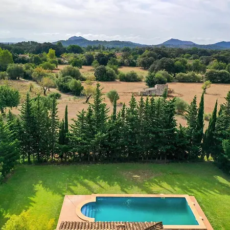 Casa vacanze Schoene Fuer 8 Personen In Der Naehe Von By Interhome *