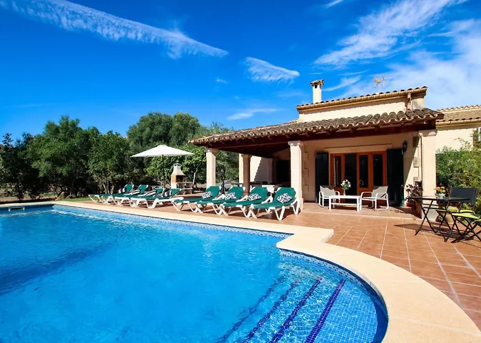 Schoene Fuer 8 Personen In Der Naehe Von By Interhome Польенса