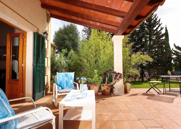 Schoene Fuer 8 Personen In Der Naehe Von By Interhome Польенса