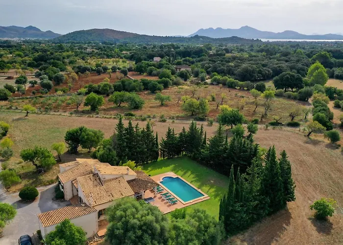 Schoene Fuer 8 Personen In Der Naehe Von By Interhome Польенса