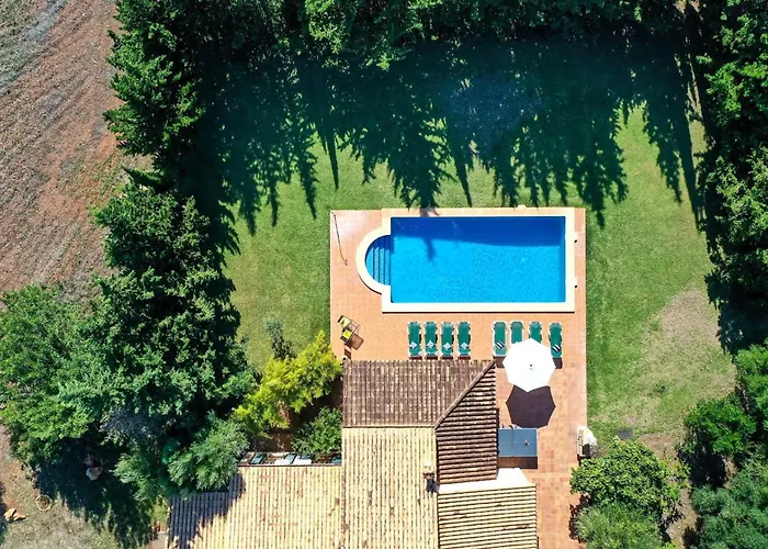 Schoene Fuer 8 Personen In Der Naehe Von By Interhome Польенса